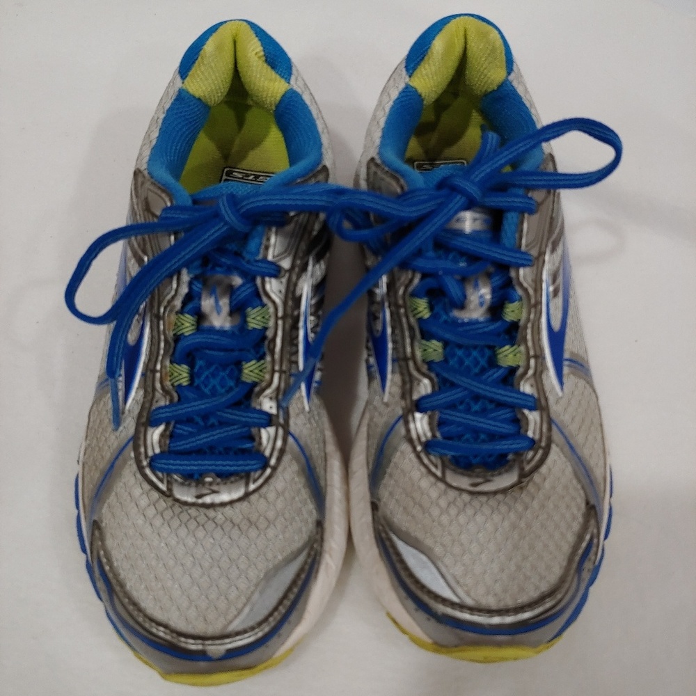 Brooks sneakers